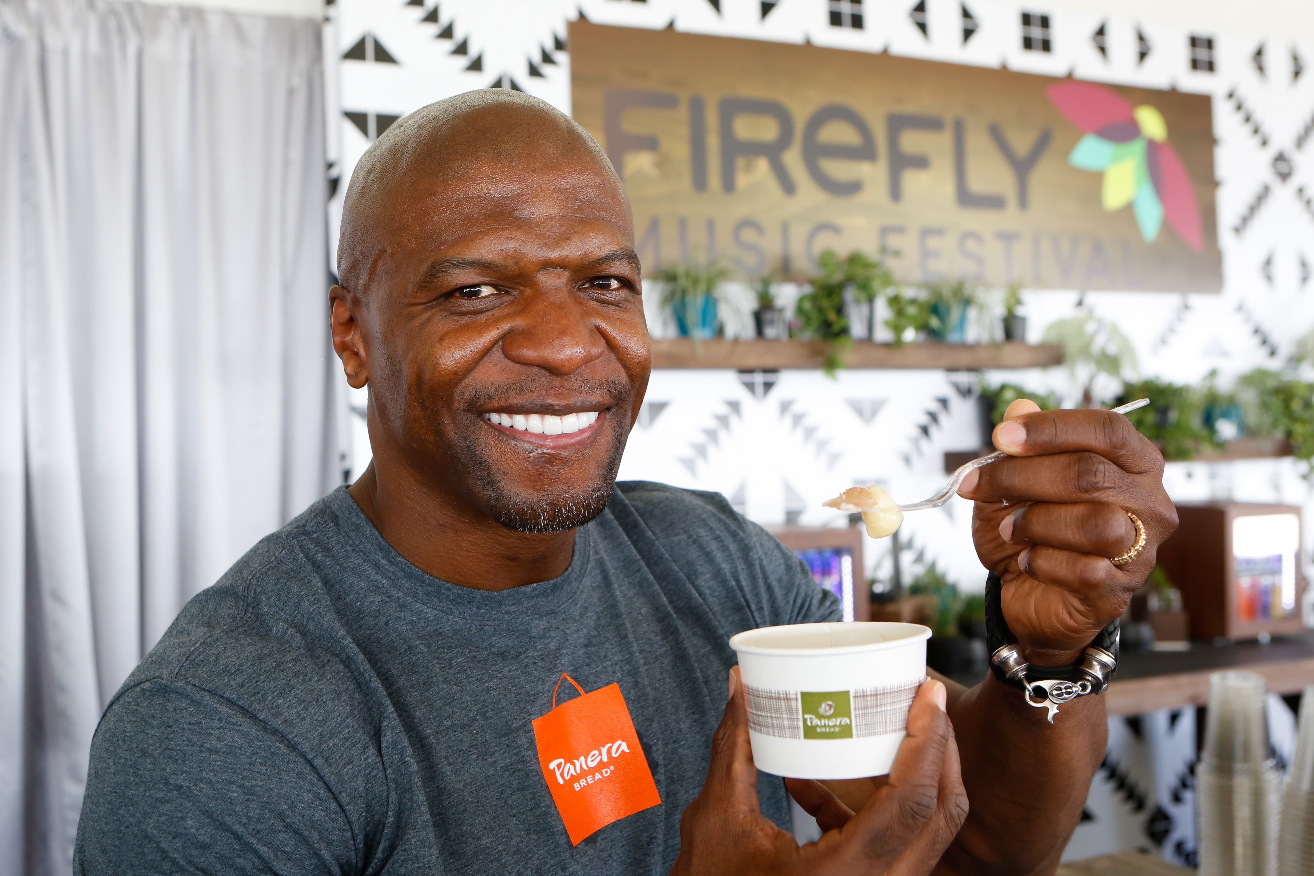 https://www.thehypemagazine.com/wp-content/uploads/2018/06/Panera-Delivery-with-Terry-Crews-at-Firefly-Music-Festival14-min.jpg